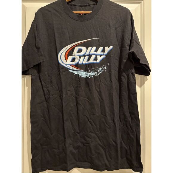 Dilly Dilly Bud Light T-shirt size Large - Picture 1 of 2